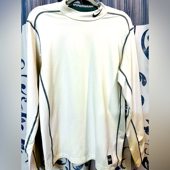 Nike Other - EUC Nike White Long Sleeve Athletic Tee with Textured Fabric Size L